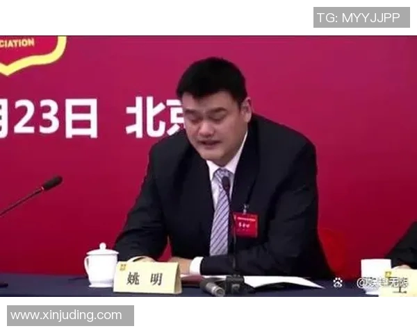 姚明在寺庙拜佛视频引发热议，球迷纷纷点赞其虔诚态度与精神追求