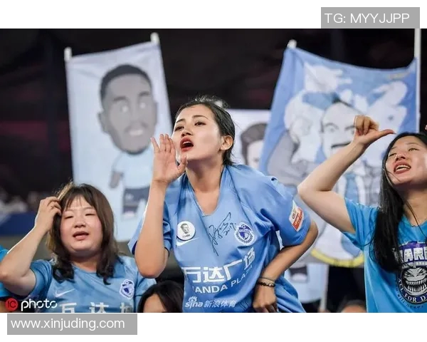 球迷外拍大片展现队友风采,粉丝围观追捧